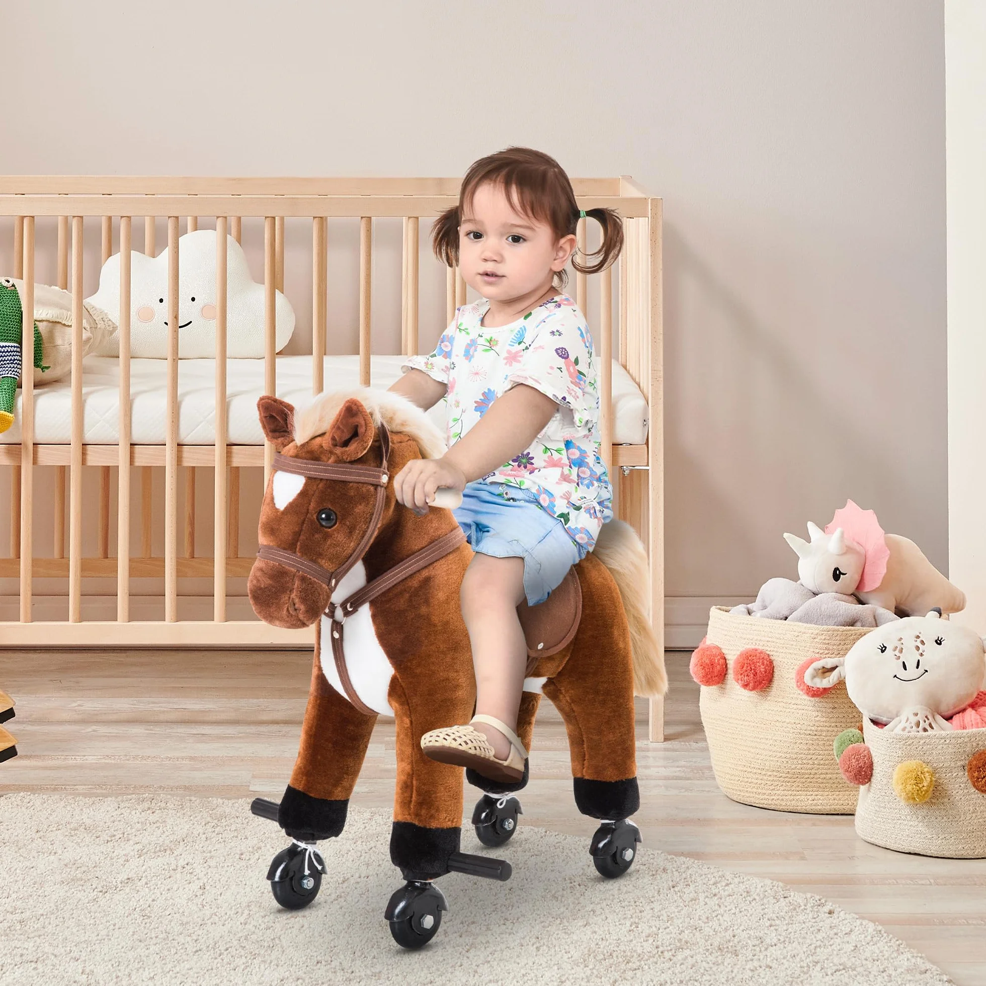 HOMCOM Cheval en Peluche pour Enfant +24 Mois avec Effet Sonore, Repose-Pieds, Guidon, Charge 60 kg, 55x23x60 cm, Marron