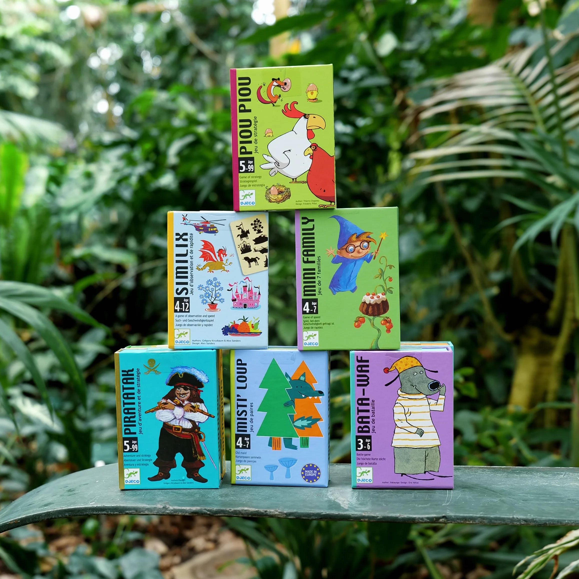 DJECO Batawaf Jeu de 36 Cartes - Apprentissage des Jeux de Cartes pour Enfants 3-6 ans - Compare la Taille des Chiens - 2 à 4 Joueurs