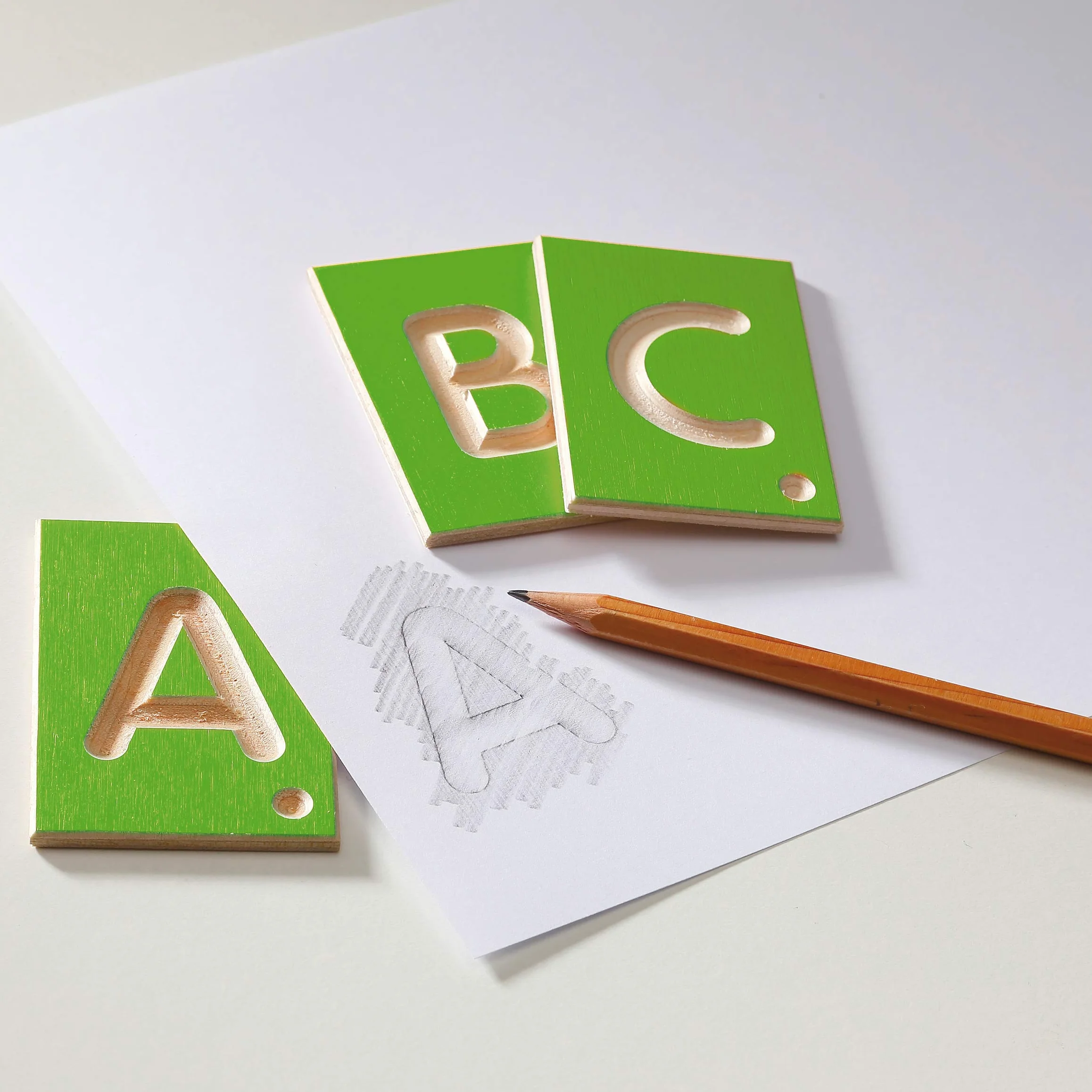 Erzi Jeu éducatif Lettres en Bois Version Allemande