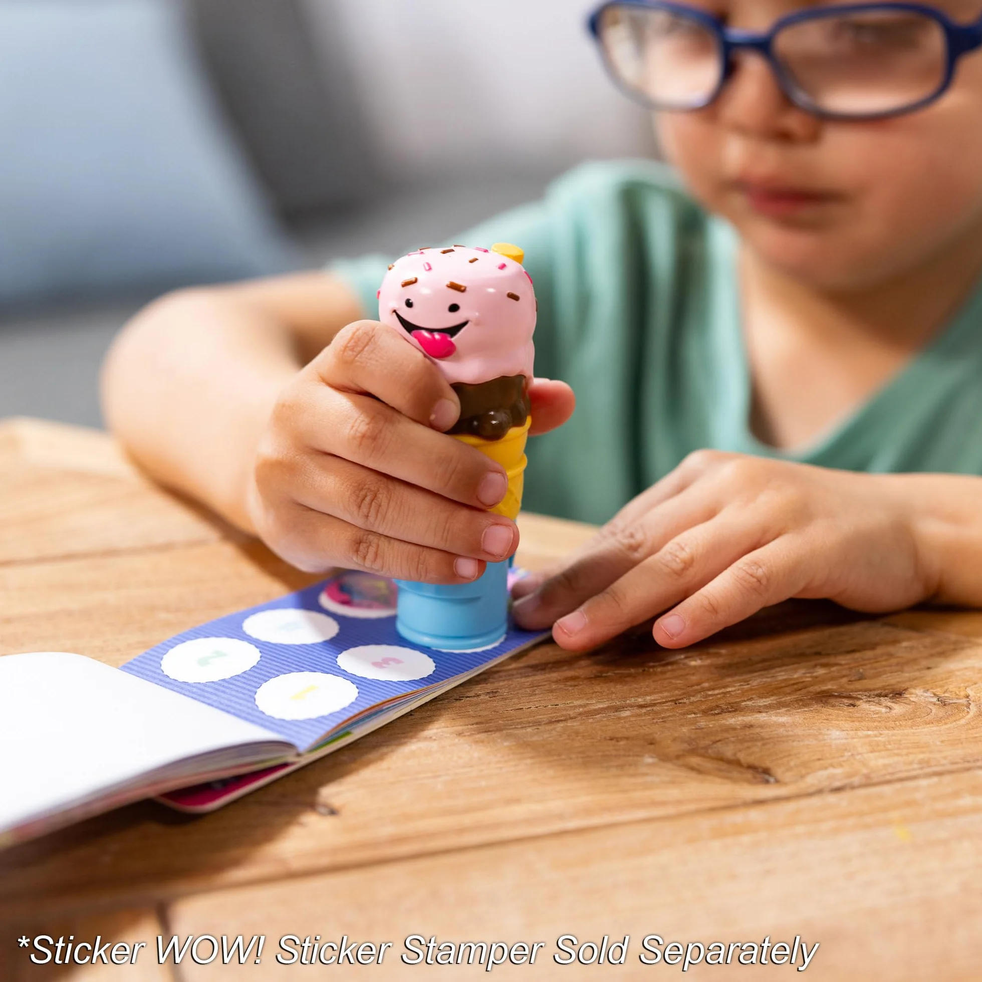 Melissa & Doug Sticker Wow Mini Bloc D’Activités + Recharge 200 Autocollants pour Tamponneuse À Stickers - Activité Manuelle Enfant 3 Ans+