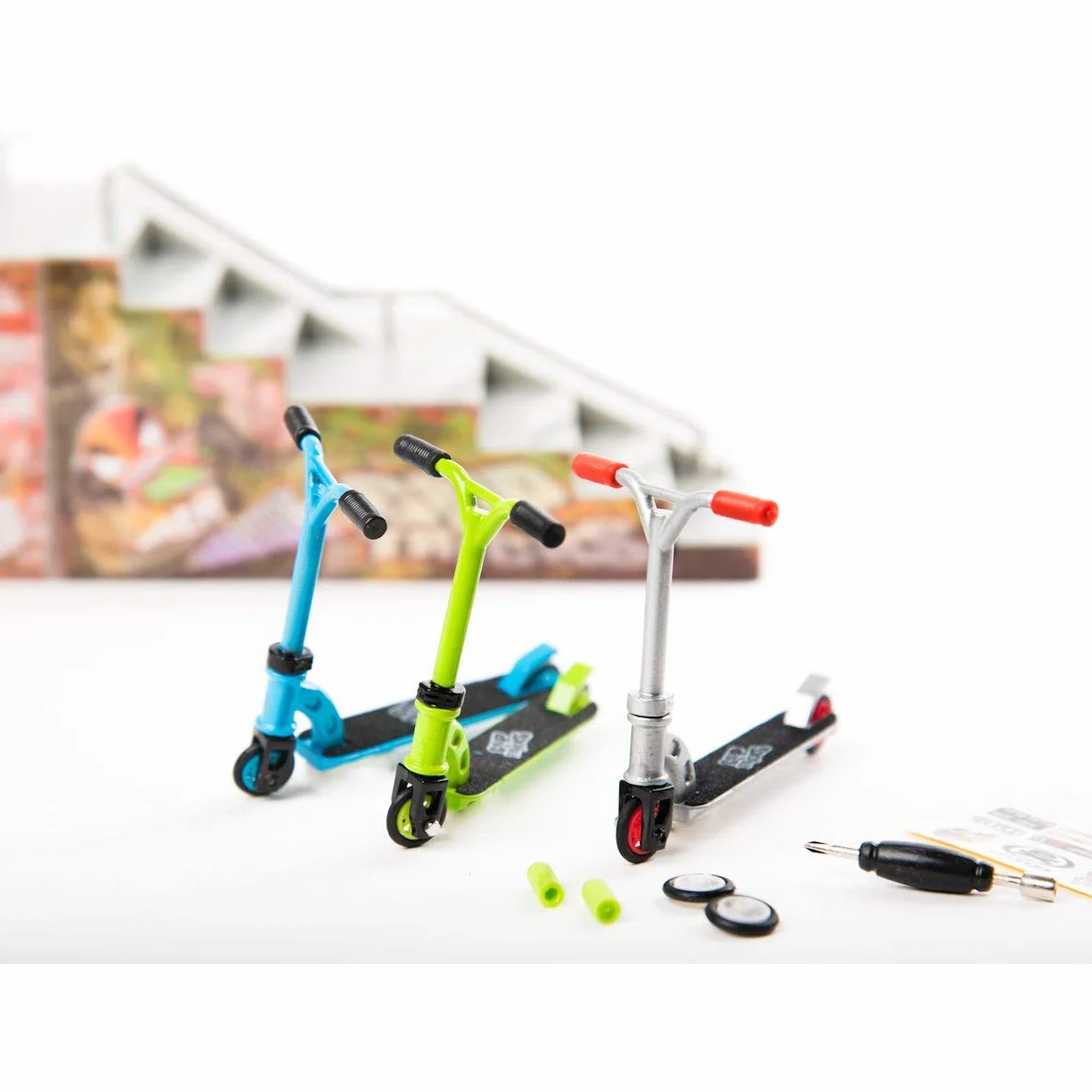 Finger Scooter Orange Pack 1 avec 2 Roues supplémentaires 3 Outils pour Trottinette Freestyle à Doigt 10 pièces