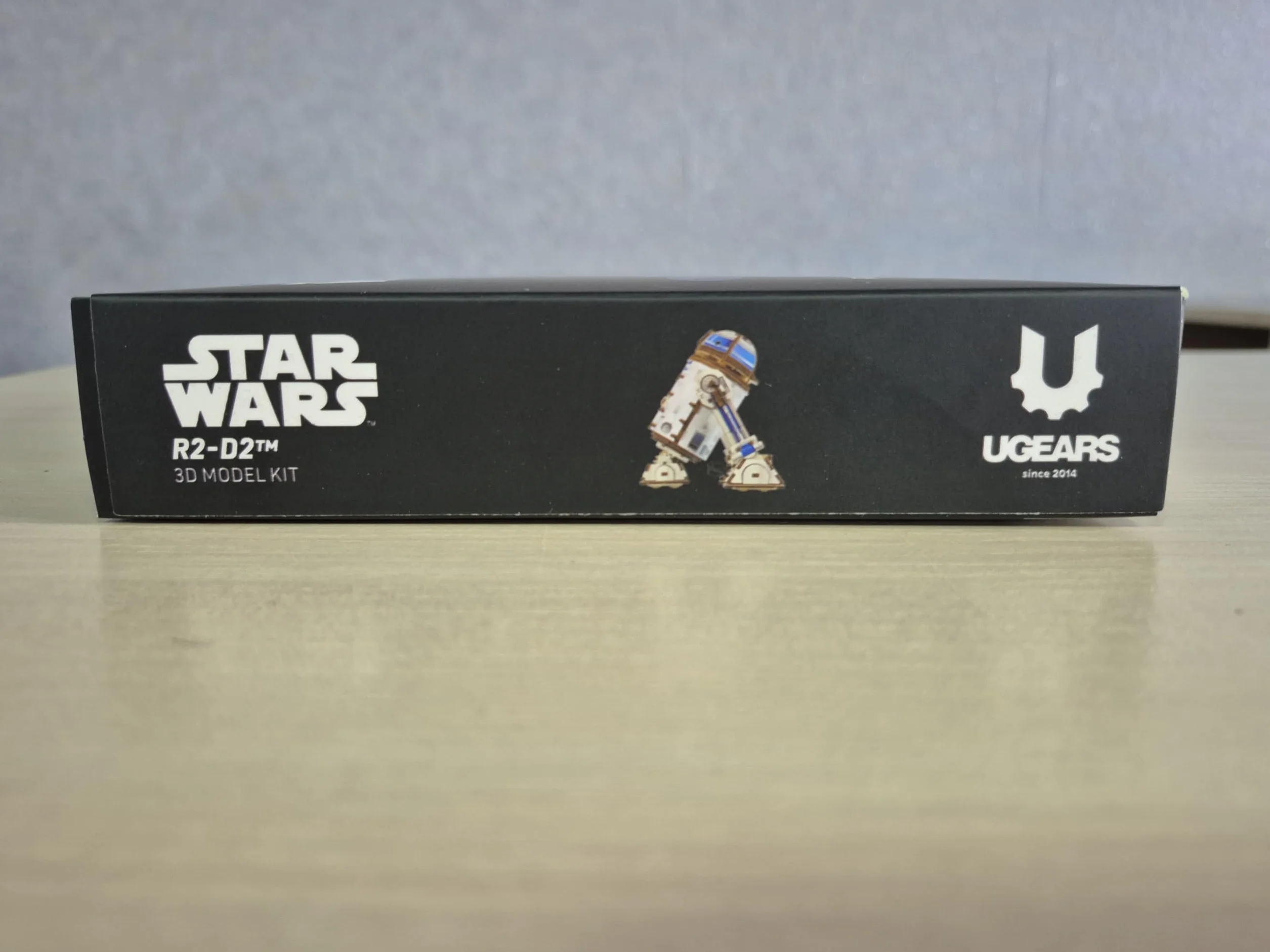 UGEARS Star Wars R2-D2 3D Puzzle Bois Adulte - Maquette en Bois a Construire, Puzzle 3D DIY