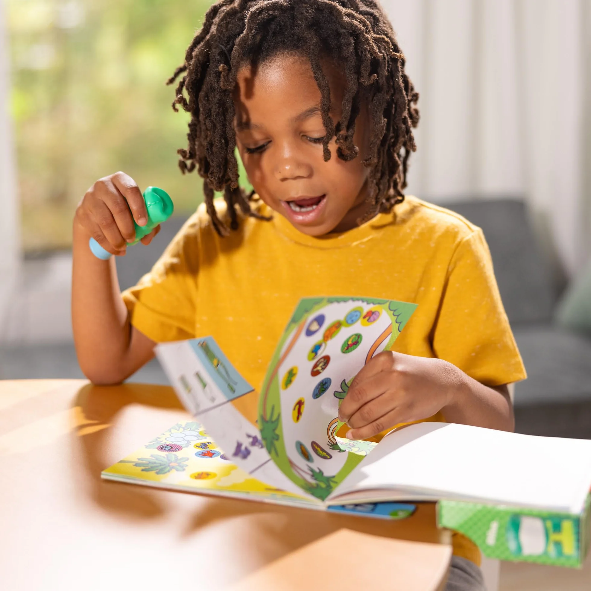 Melissa & Doug Sticker Wow Tamponneuse Dinosaure Bloc D’Activités 300 Autocollants Livre Stickers Activité Manuelle Enfant 3 Ans