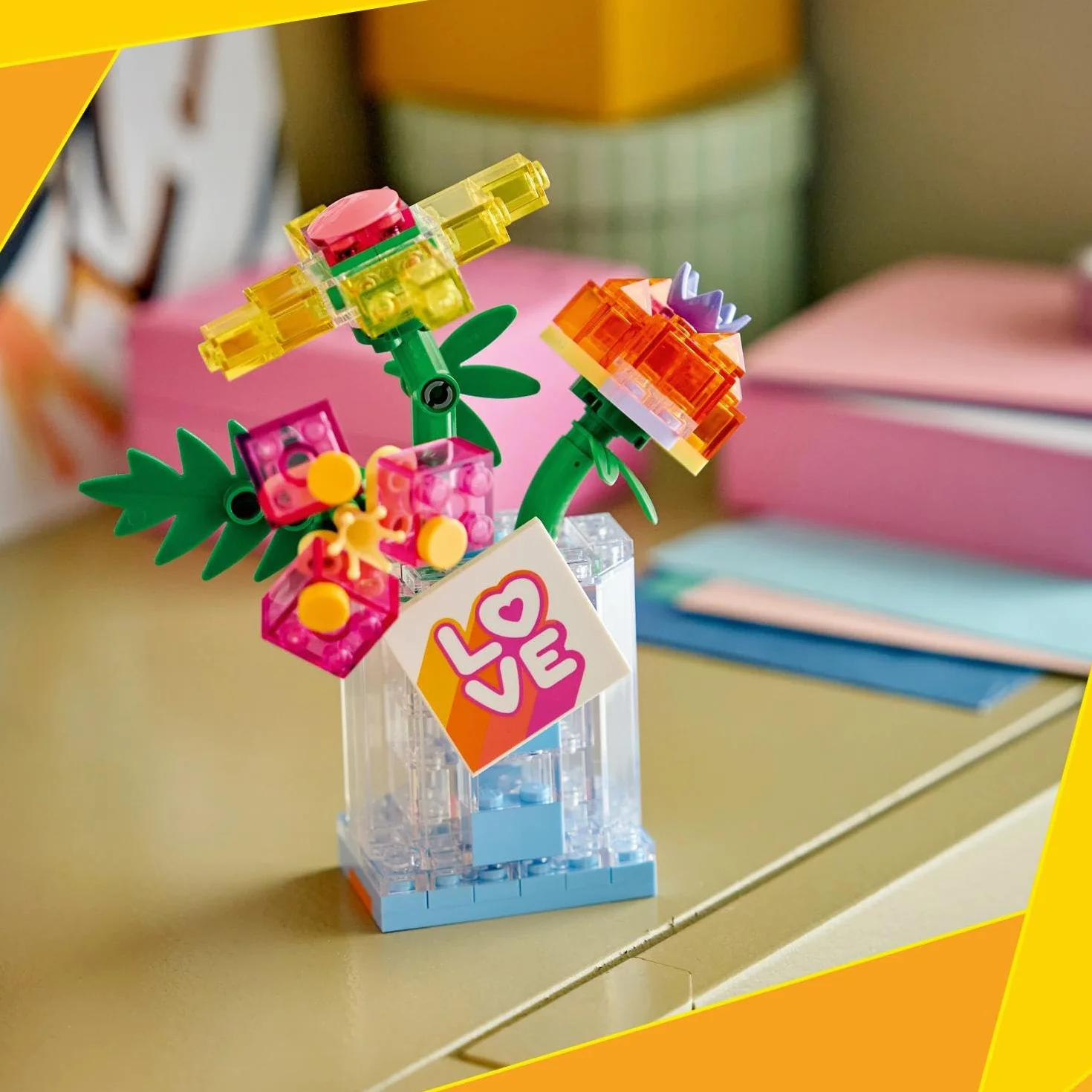 LEGO Creator 3-en-1 Flacon de Parfum au Décor Floral 31383 - Jouet de Construction Transformable en Vase ou Smoothie pour Enfants dès 8 Ans