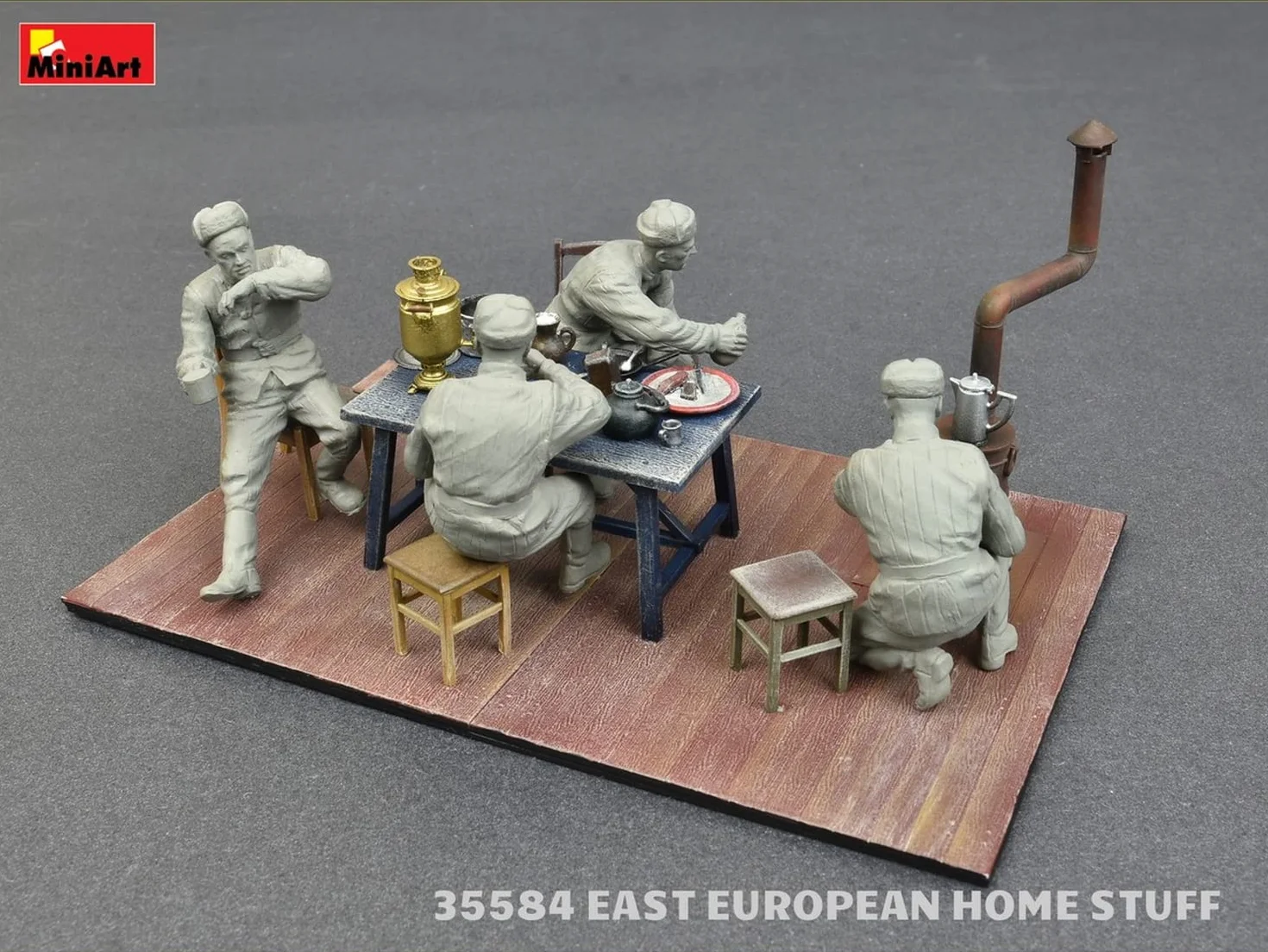 Miniart MIN35584 Kit de Maquette Maison Europe de l'Est