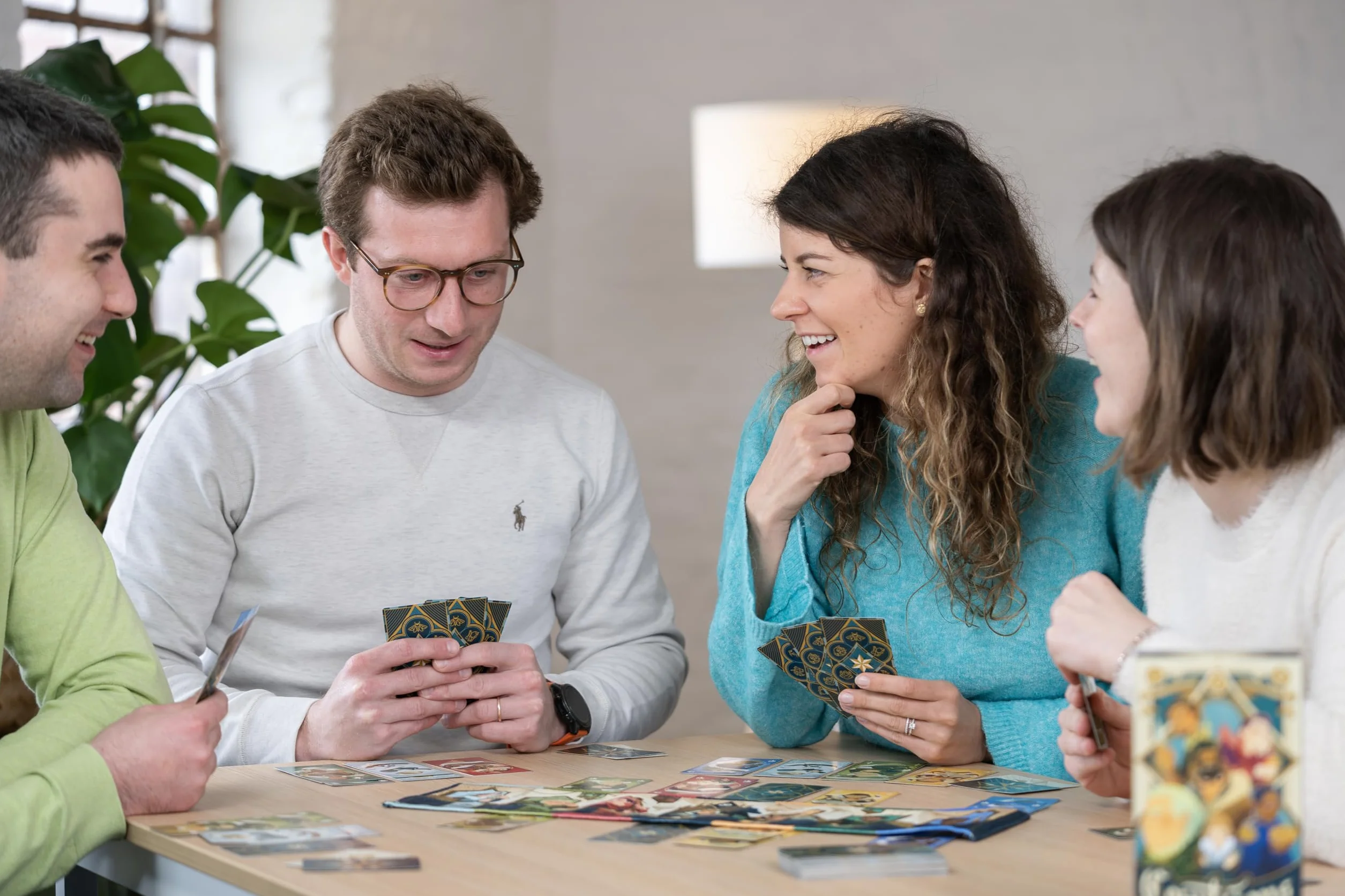 Blackrock Games COURTISANS - Jeu de Cartes et de Bluff - 8 Ans et Plus - Jeu de société - Tactique - Intrigue