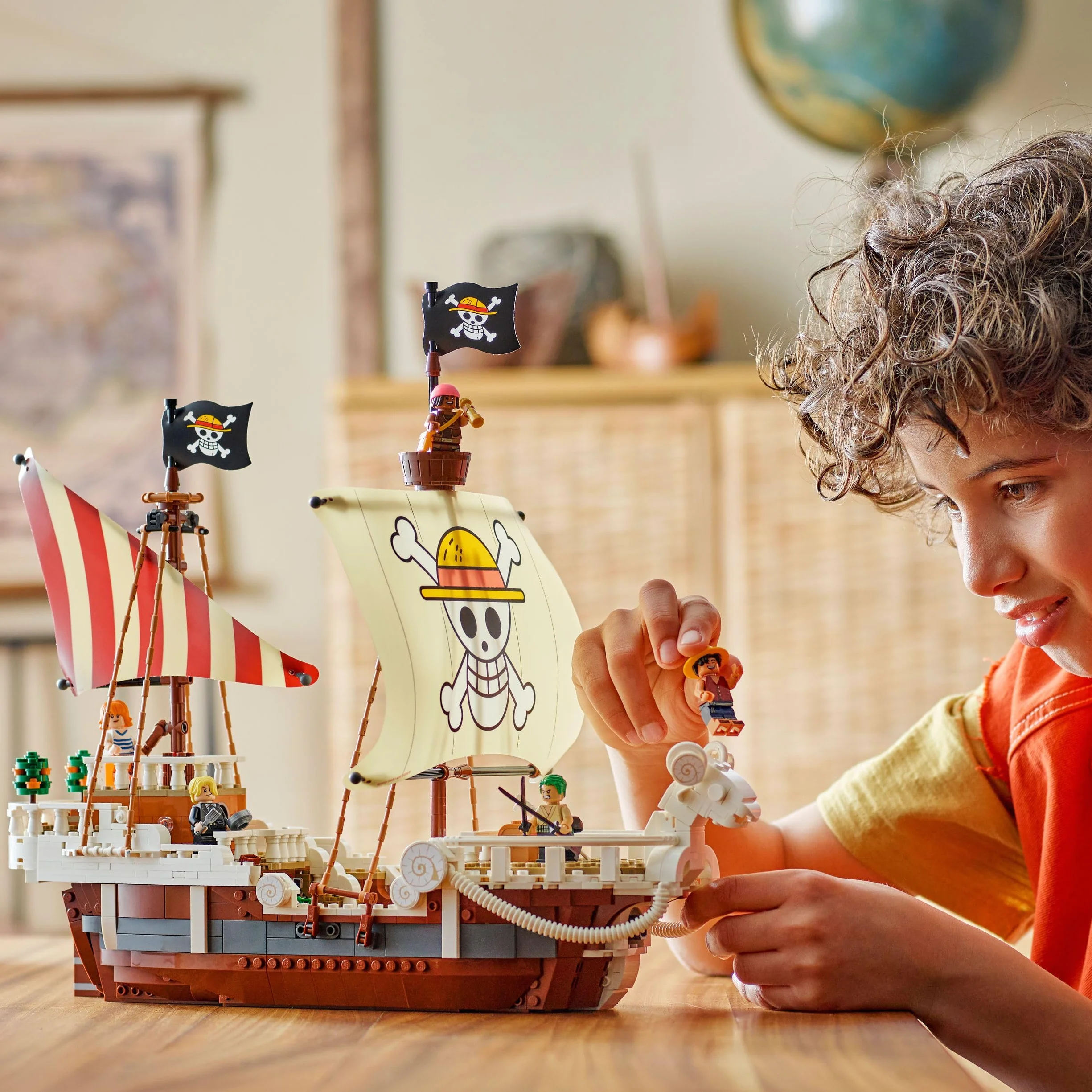 LEGO One Piece Le Bateau Pirate Vogue Merry Jouet Bateau Maquette avec 5 Minifigurines Luffy Zoro Nami Cadeau Anime 10 Ans