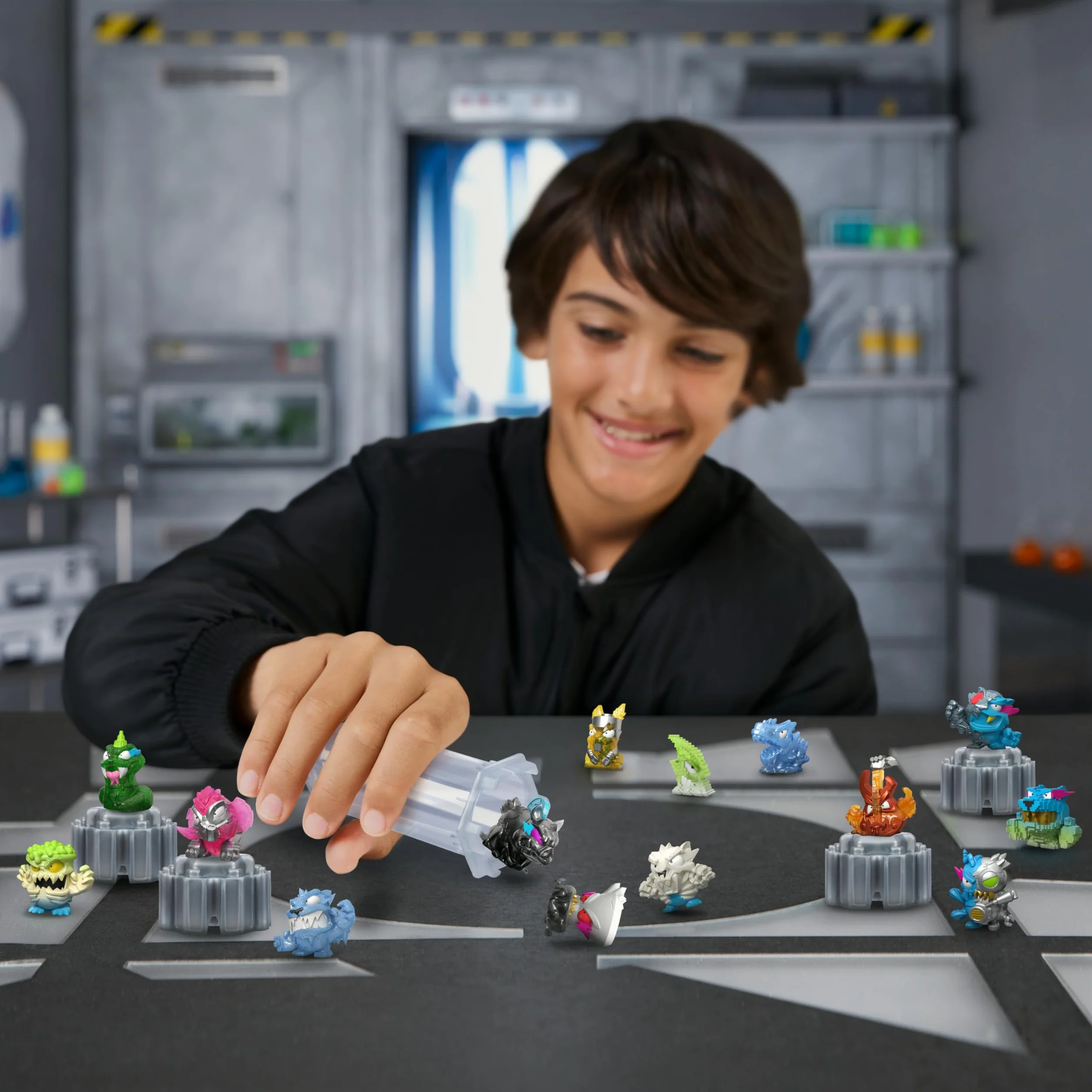 MrBeast Lab Swarms Collection Hyper Fusion, Coffret Méga Labo avec 14 Micro-créatures