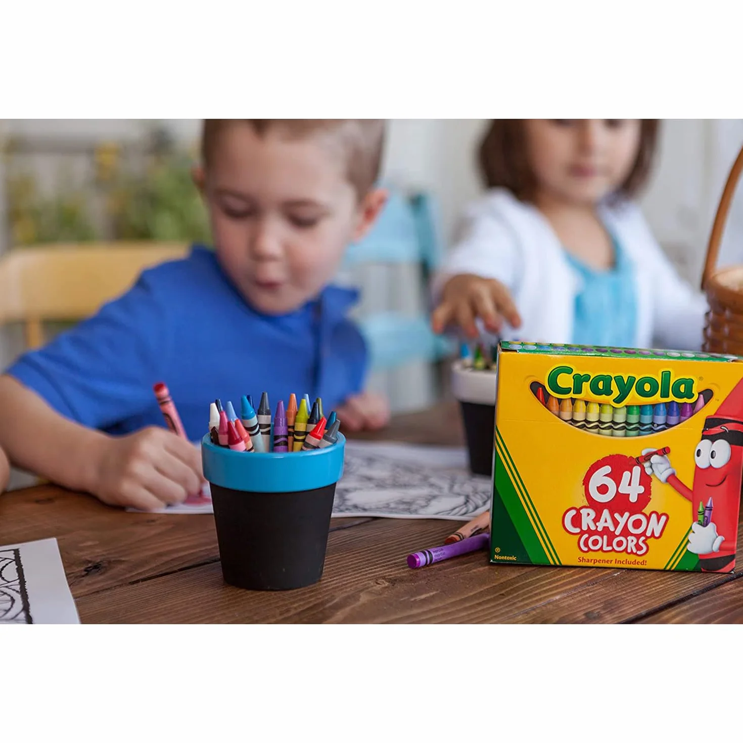 CRAYOLA Boîte de 64 Crayons de Cire Assortiment de Couleurs