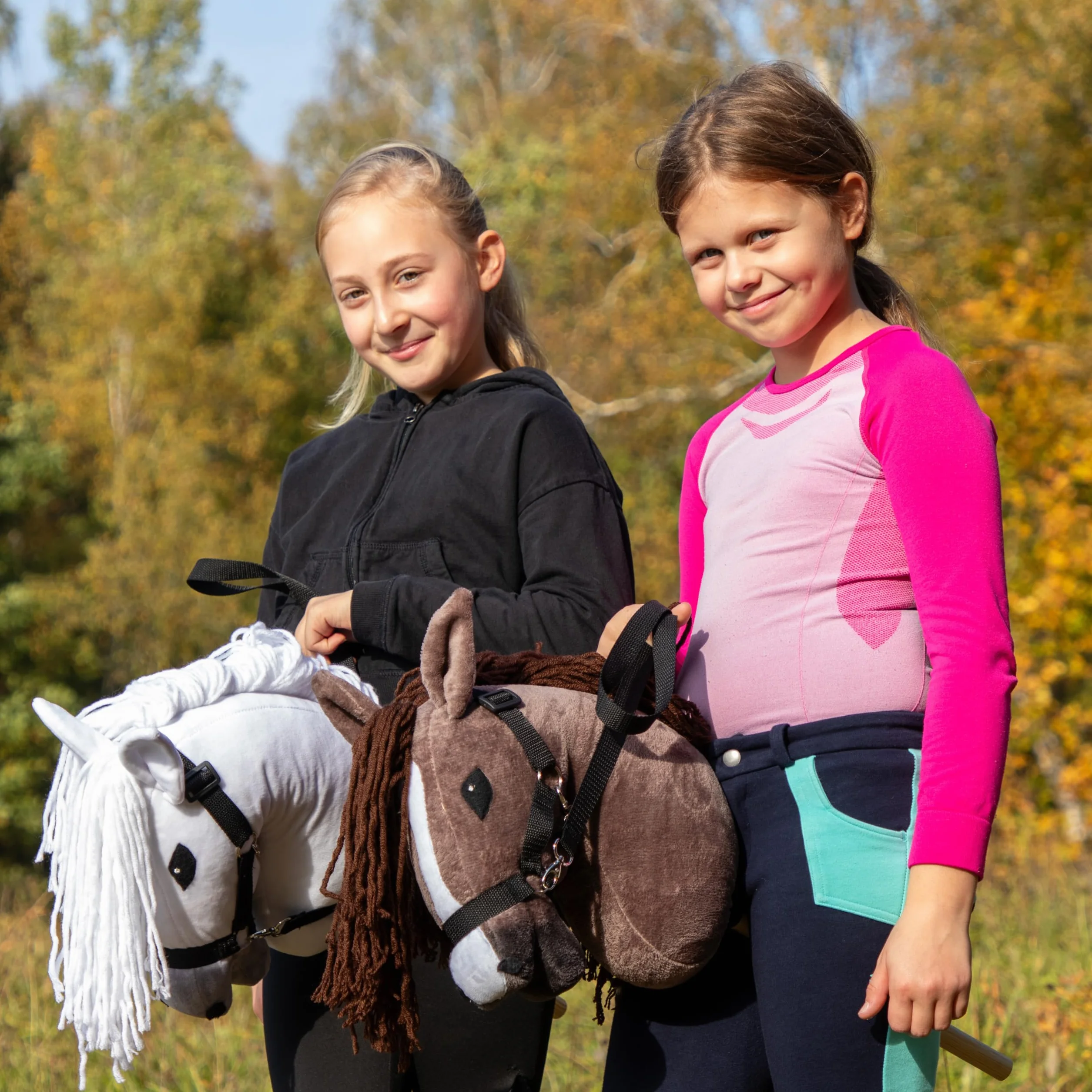 SKIPPI Hobby Horse Blanc Lipizzan Tête de Cheval à Chevaucher A3 Licol et Rênes Inclus