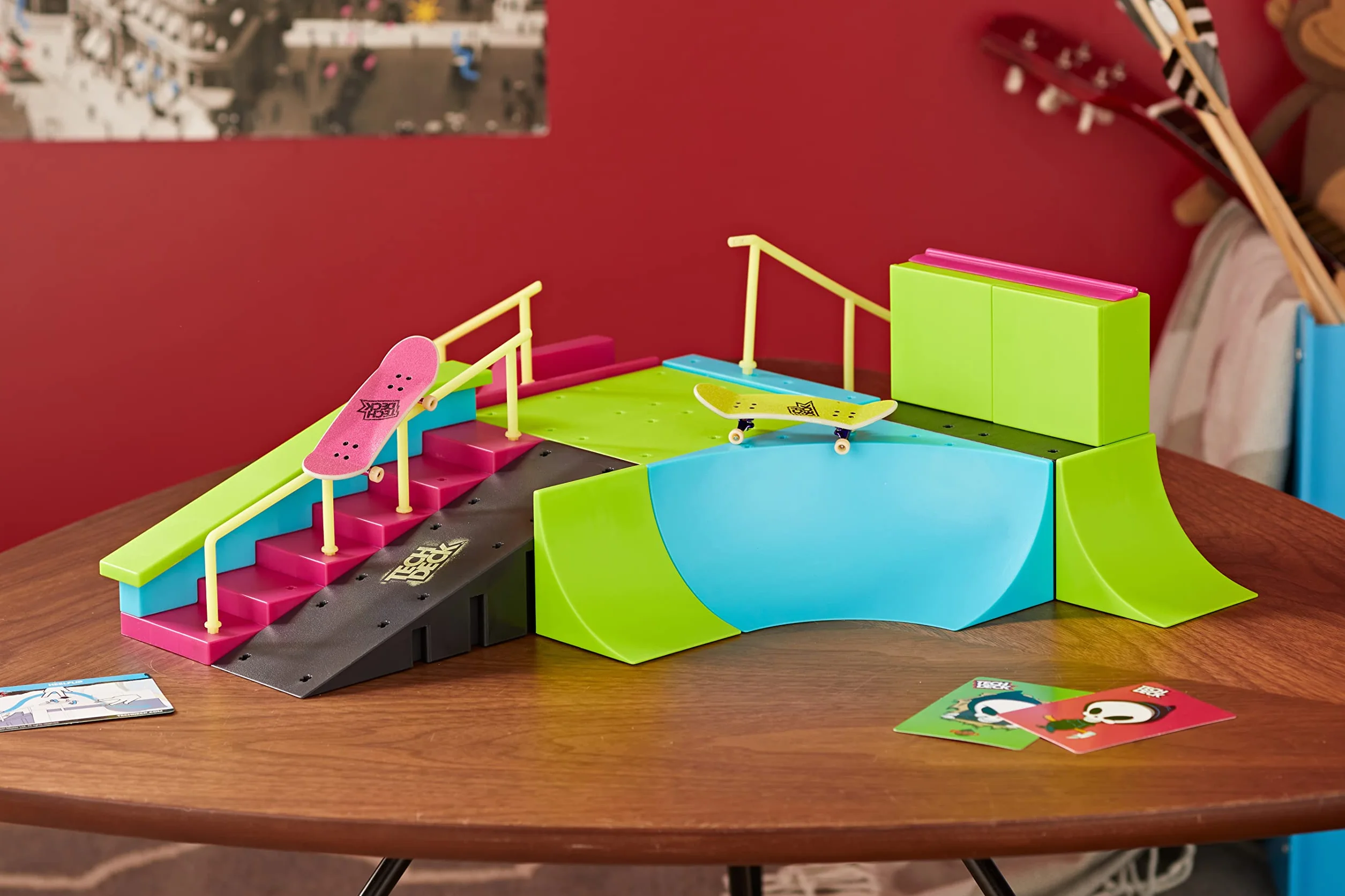 Tech Deck Neon Mega Park X-Connect Creator Ensemble de Rampes Phosphorescentes Personnalisables avec Fingerboards