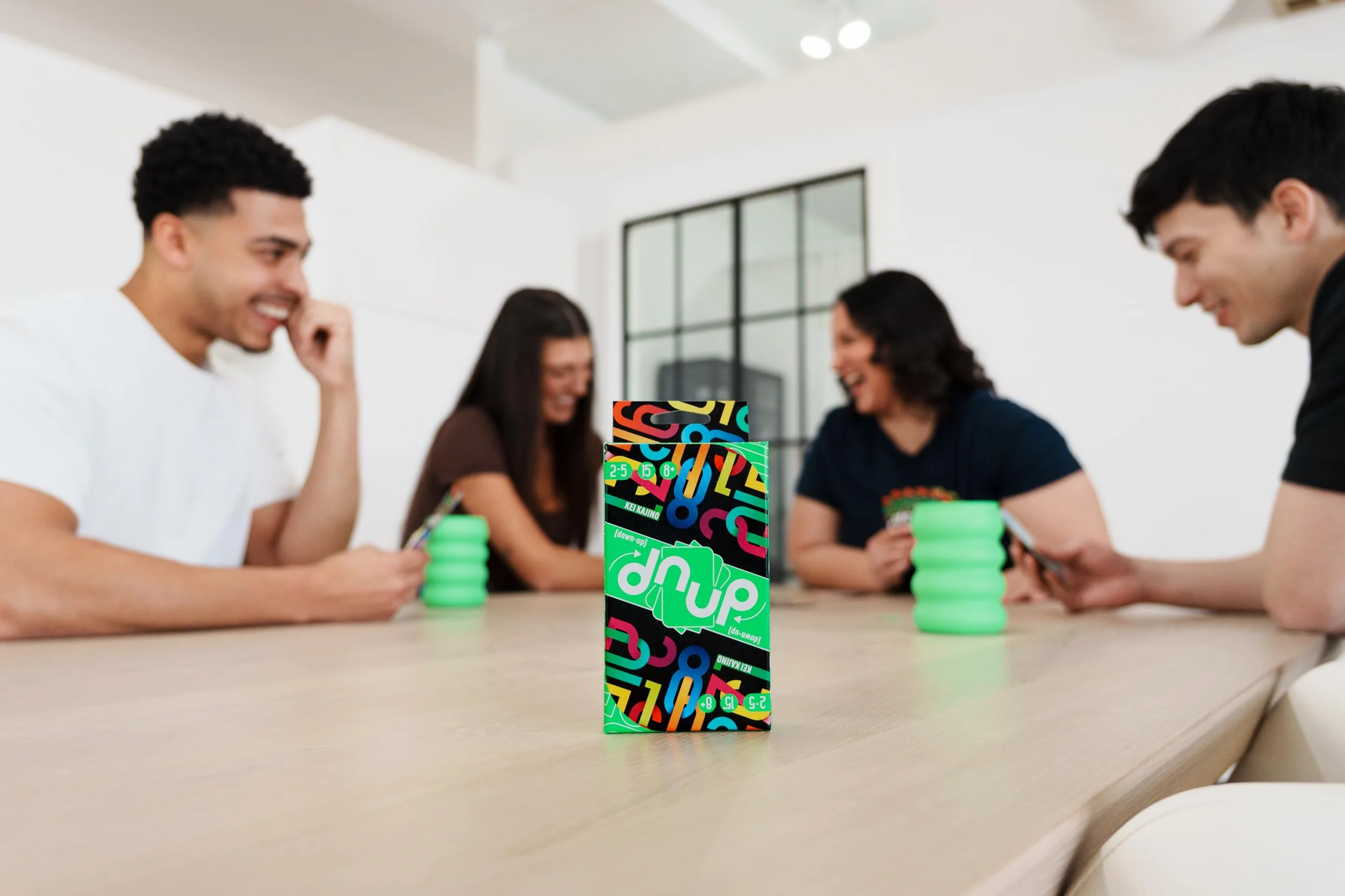 Space Cowboys Jeu de Cartes stratégique Downup Facile à Apprendre 8 Ans 2-5 Joueurs Version française