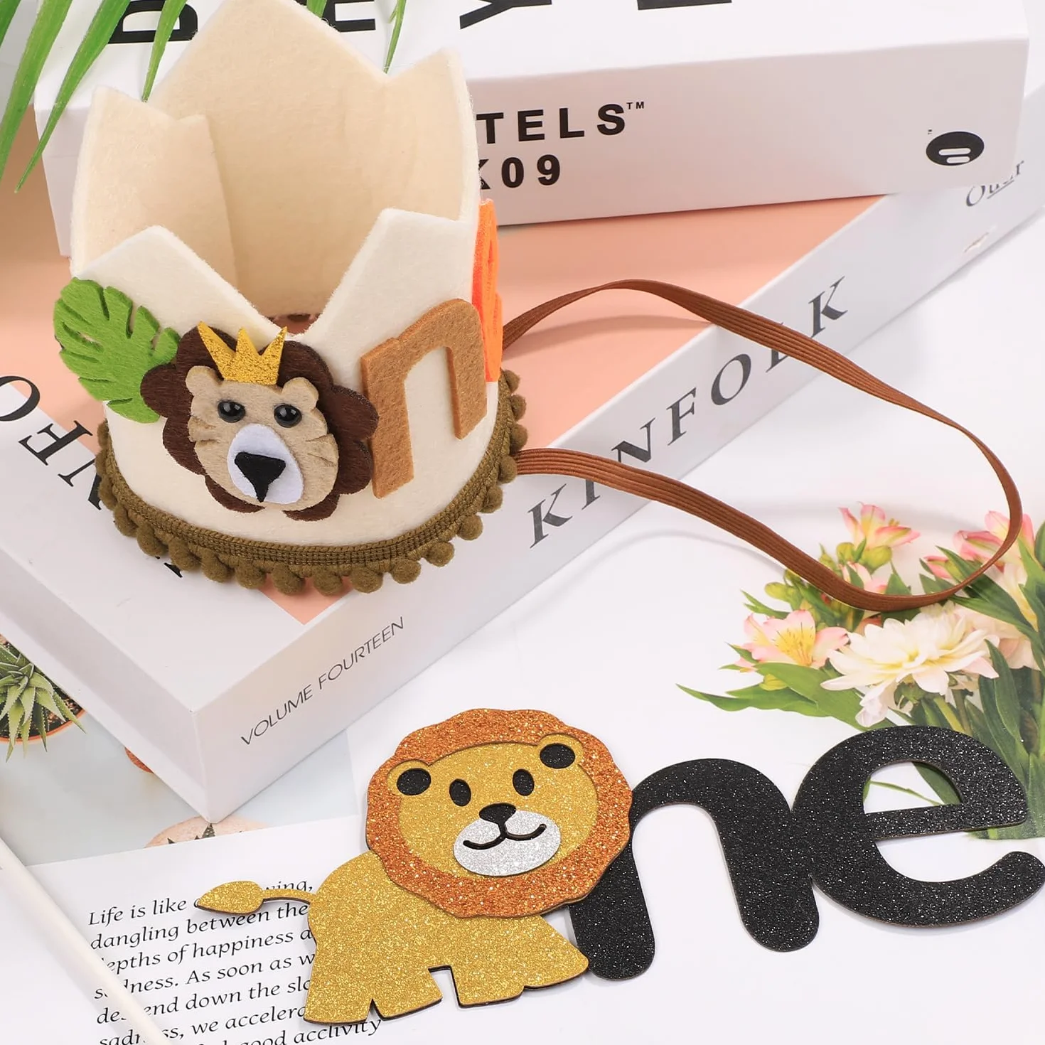 PEUTIER Couronne Anniversaire Lion Forme Lion Chapeau Réglable 1er Anniversaire Cadeaux Anniversaire pour Garçons Filles