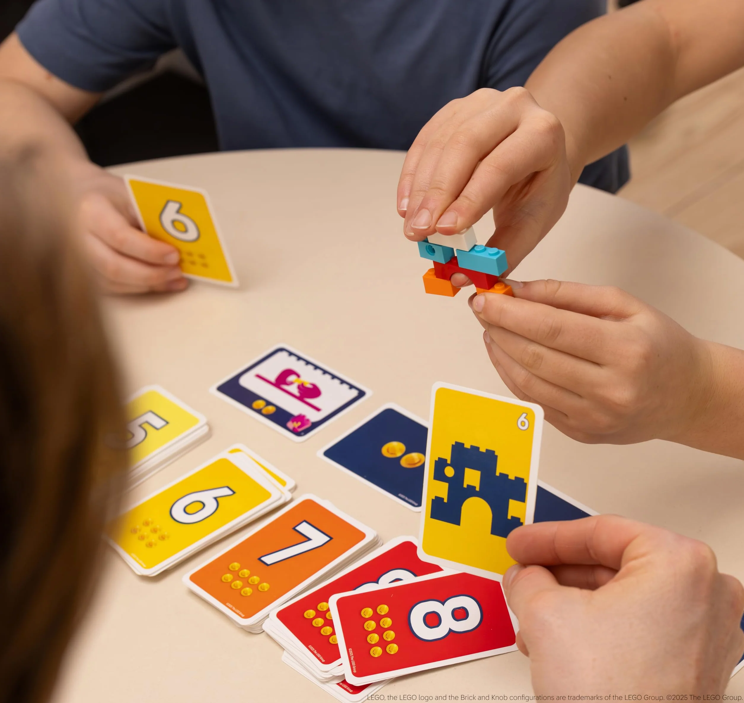 ASMODEE BRICK LIKE THIS! Jeu officiel LEGO Jeu de construction rapide pour famille 2-8 joueurs 7+ ans 15 min version française