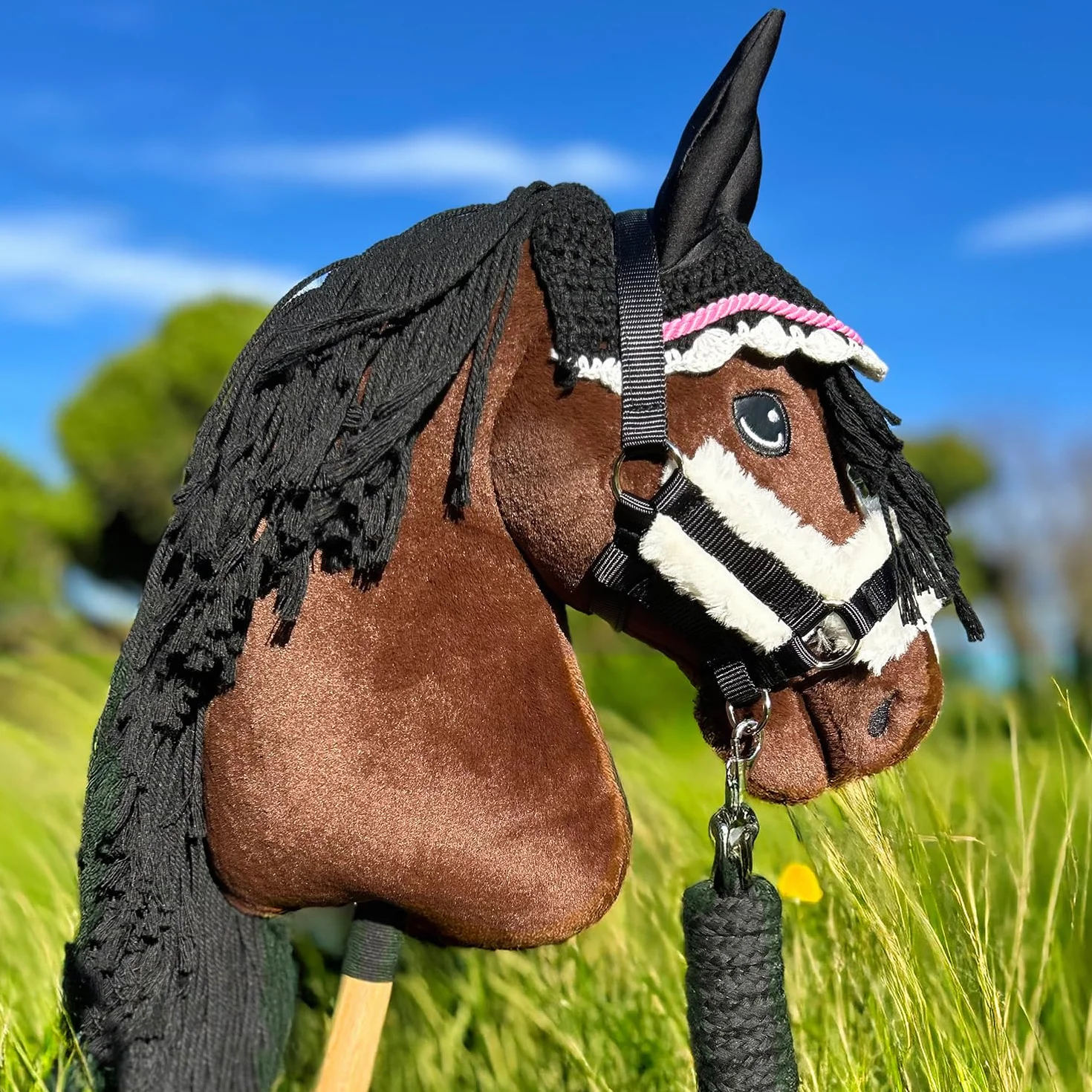Ensemble d'accessoires Noir et Rose pour Hobby Horse et Cheval bâton : Licol moumoute avec Longe, Couverture, Bonnet Anti-Mouches