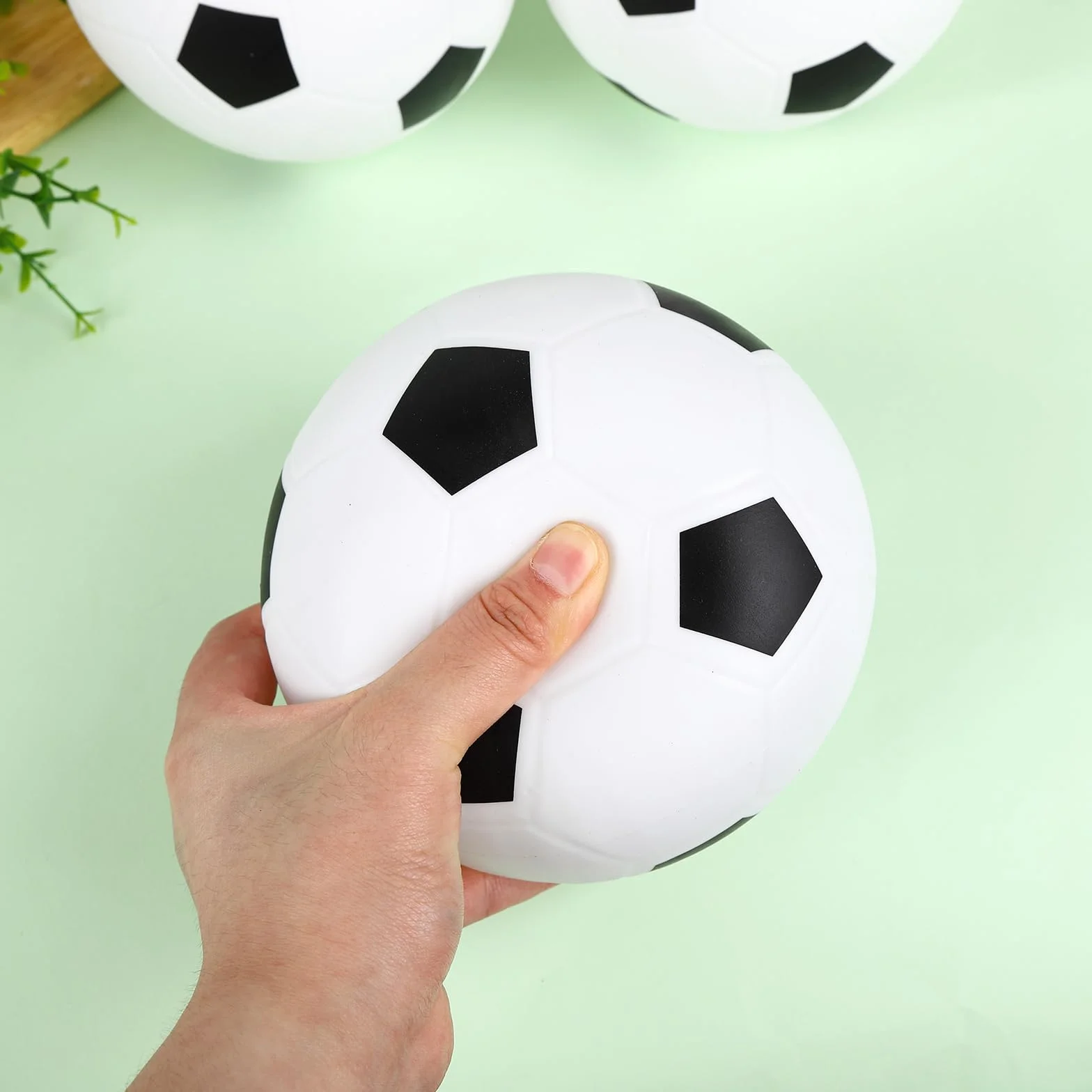 Lot de 3 Mini Ballons de Football 16 cm Gonflable Souple pour Enfants