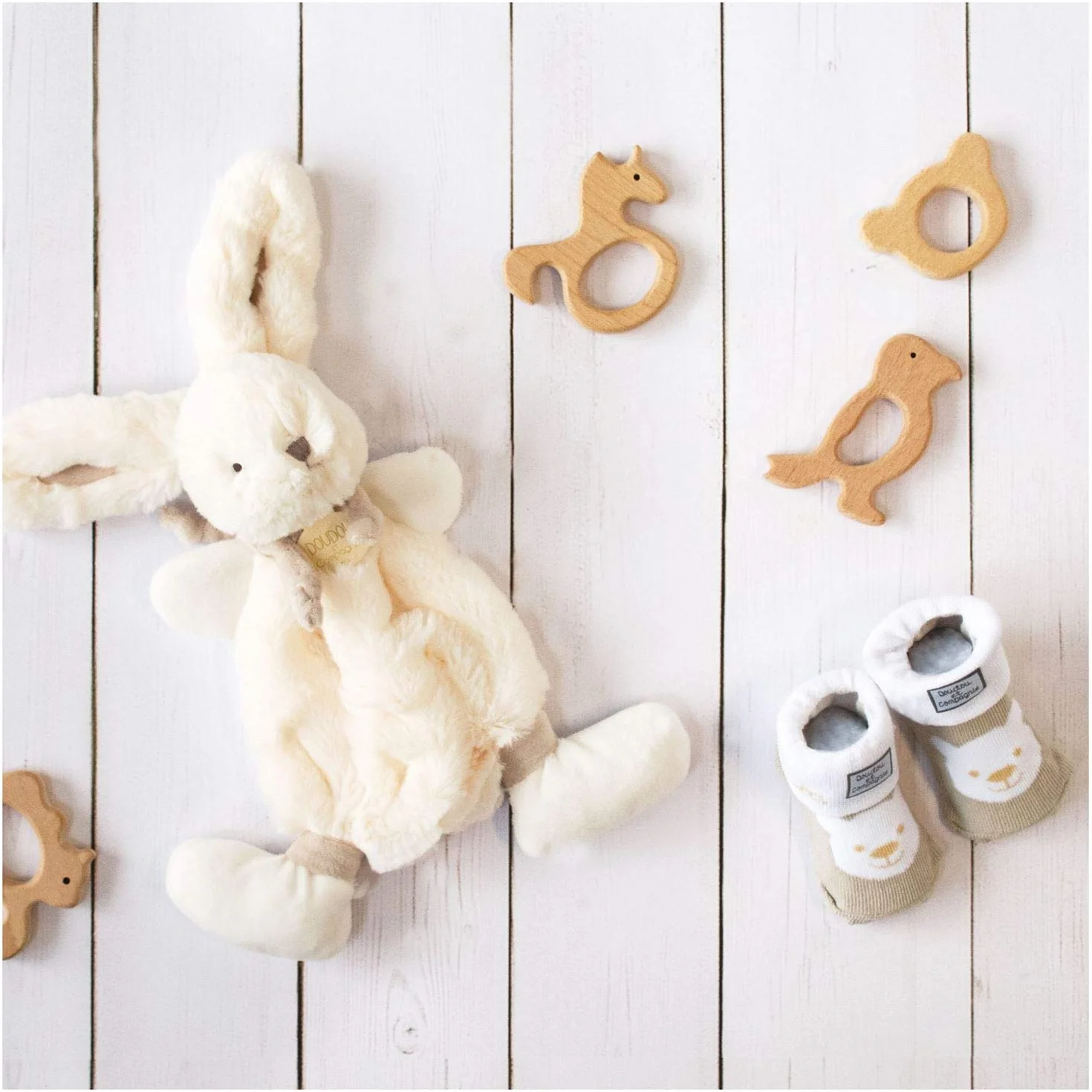 Doudou Lapin Collection Bonbon avec Boite Cadeau 26 cm Taupe Plat & Tout Doux Idée Cadeau de Naissance