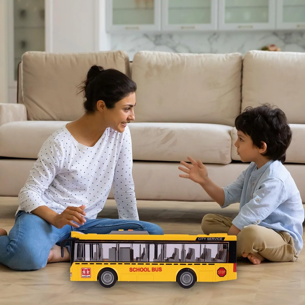 MalPlay Bus électrique jouet 1:16 avec bruits de conduite, lumières et portes ouvertes pour enfants à partir de 3 ans