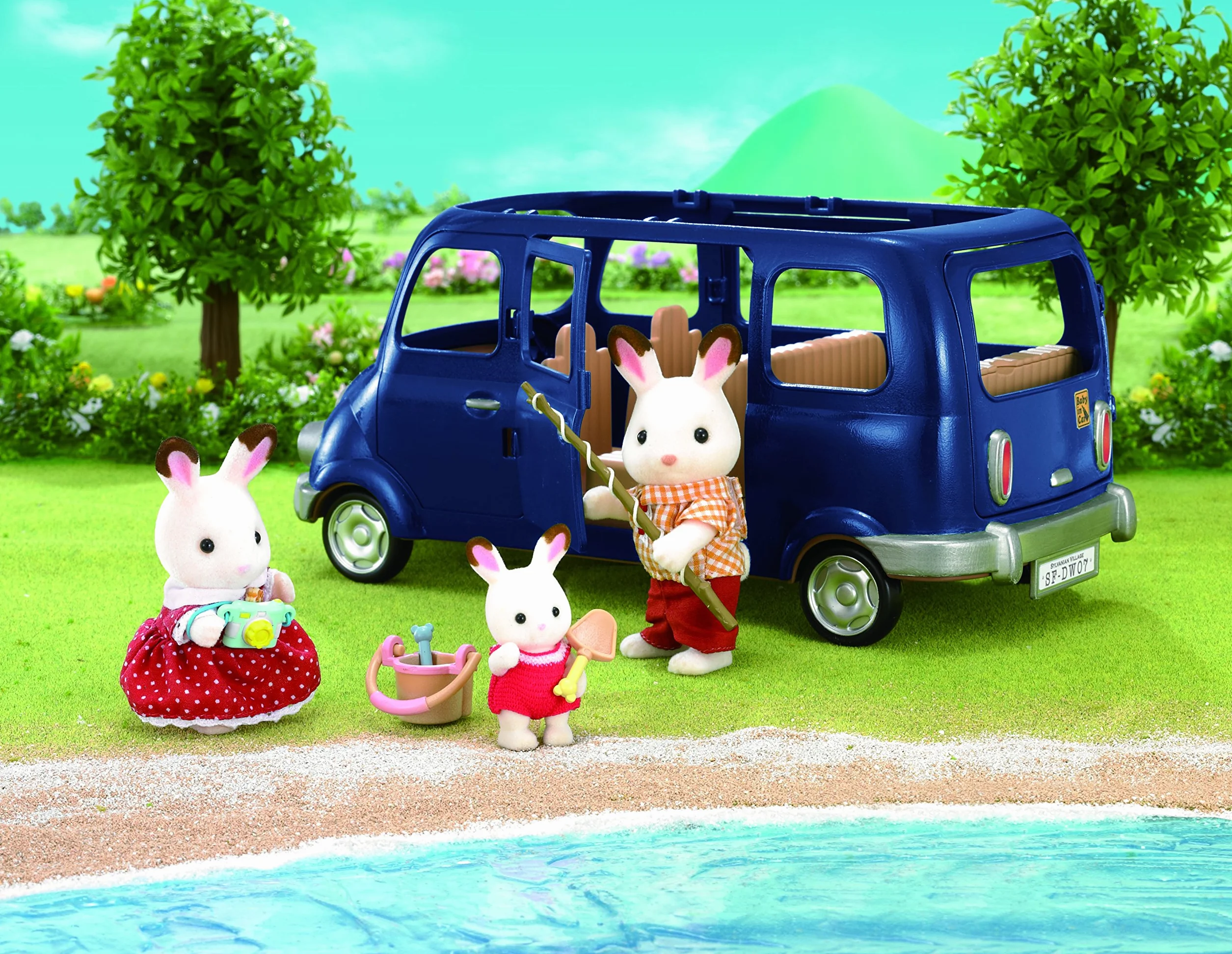 Sylvanian Families Le monospace 7 places Set + de 10 accessoires Véhicule jouet enfant 3 ans et +