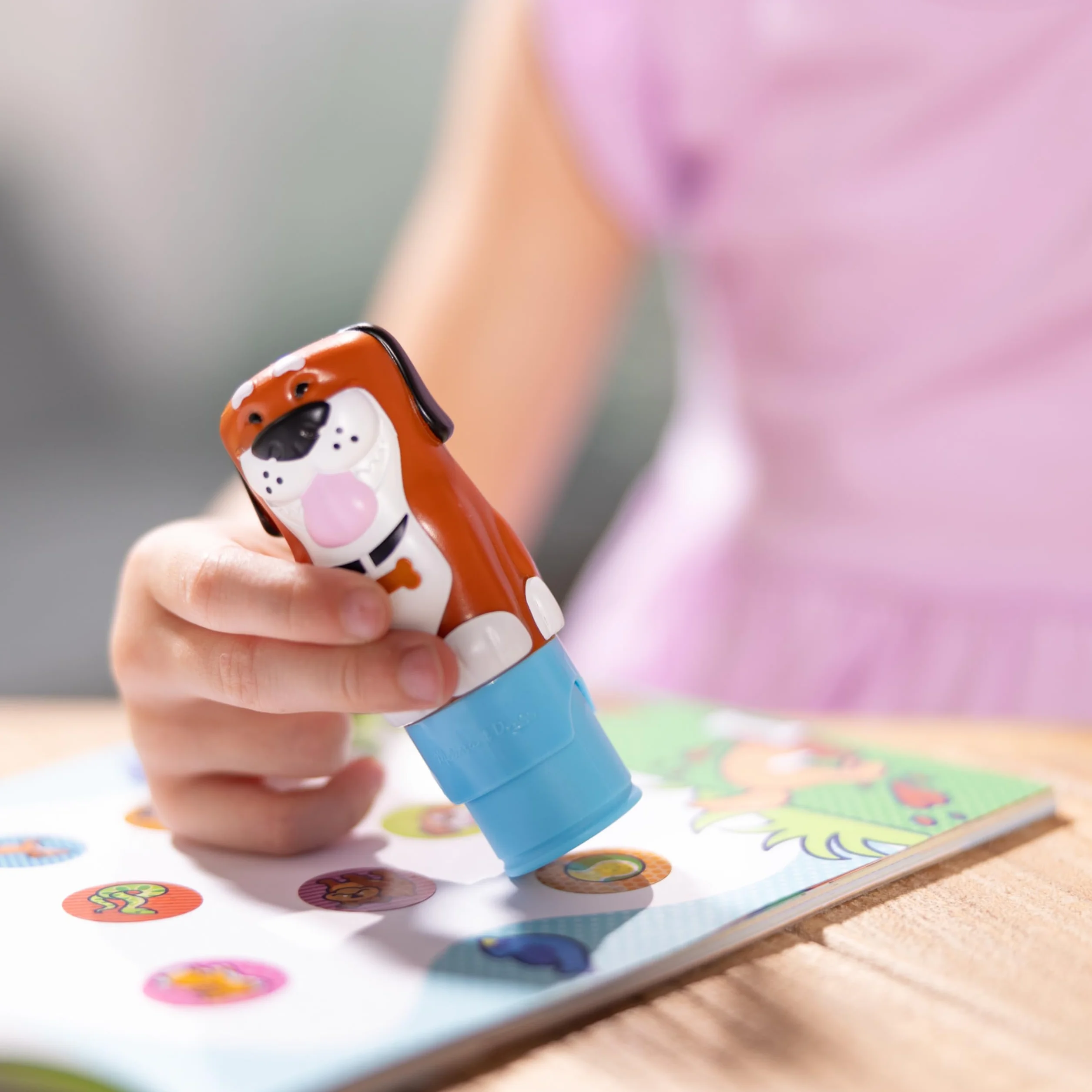 Melissa & Doug Sticker Wow Tamponneuse Chien Bloc D’Activités 300 Autocollants Livre Stickers Enfant 3 Ans+