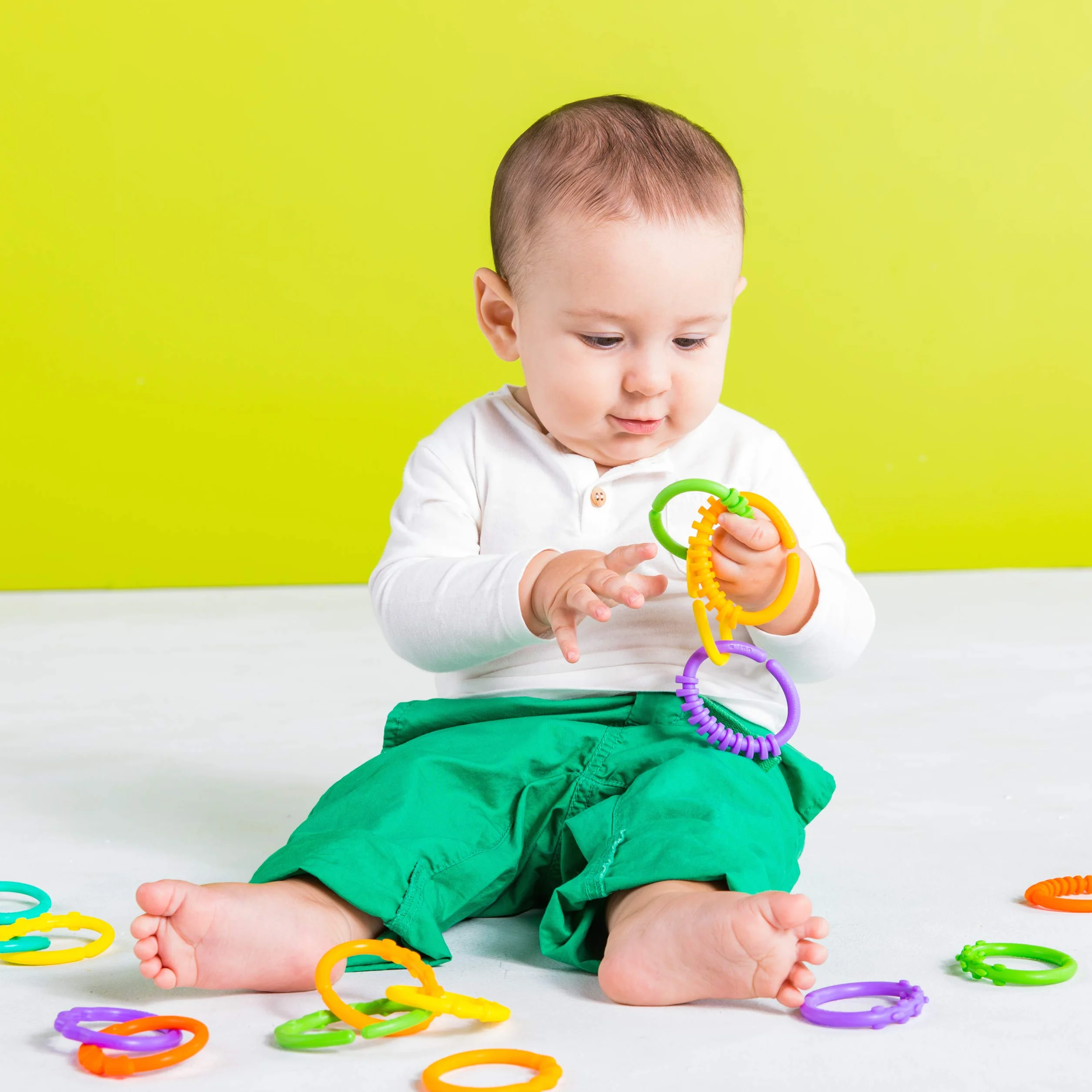 Bright Starts Lots of Links Jouets à anneaux pour poussette 24 pièces sans BPA 0 mois+